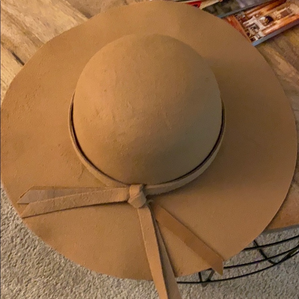 Fall Hat. - Picture 3 of 3
